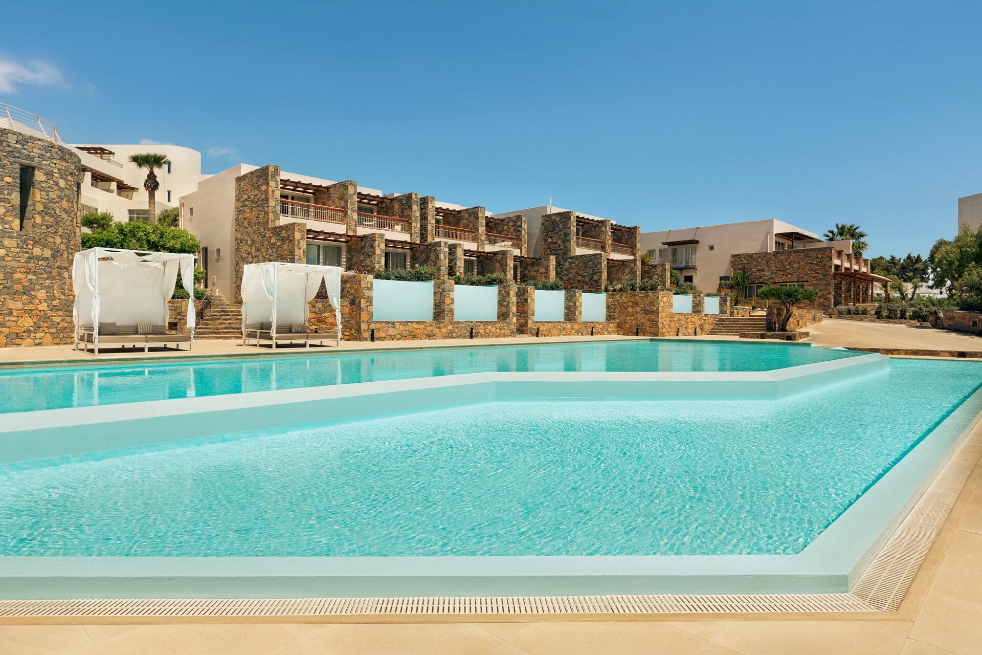 eleva_mirabello_bliss-pool-bar-8