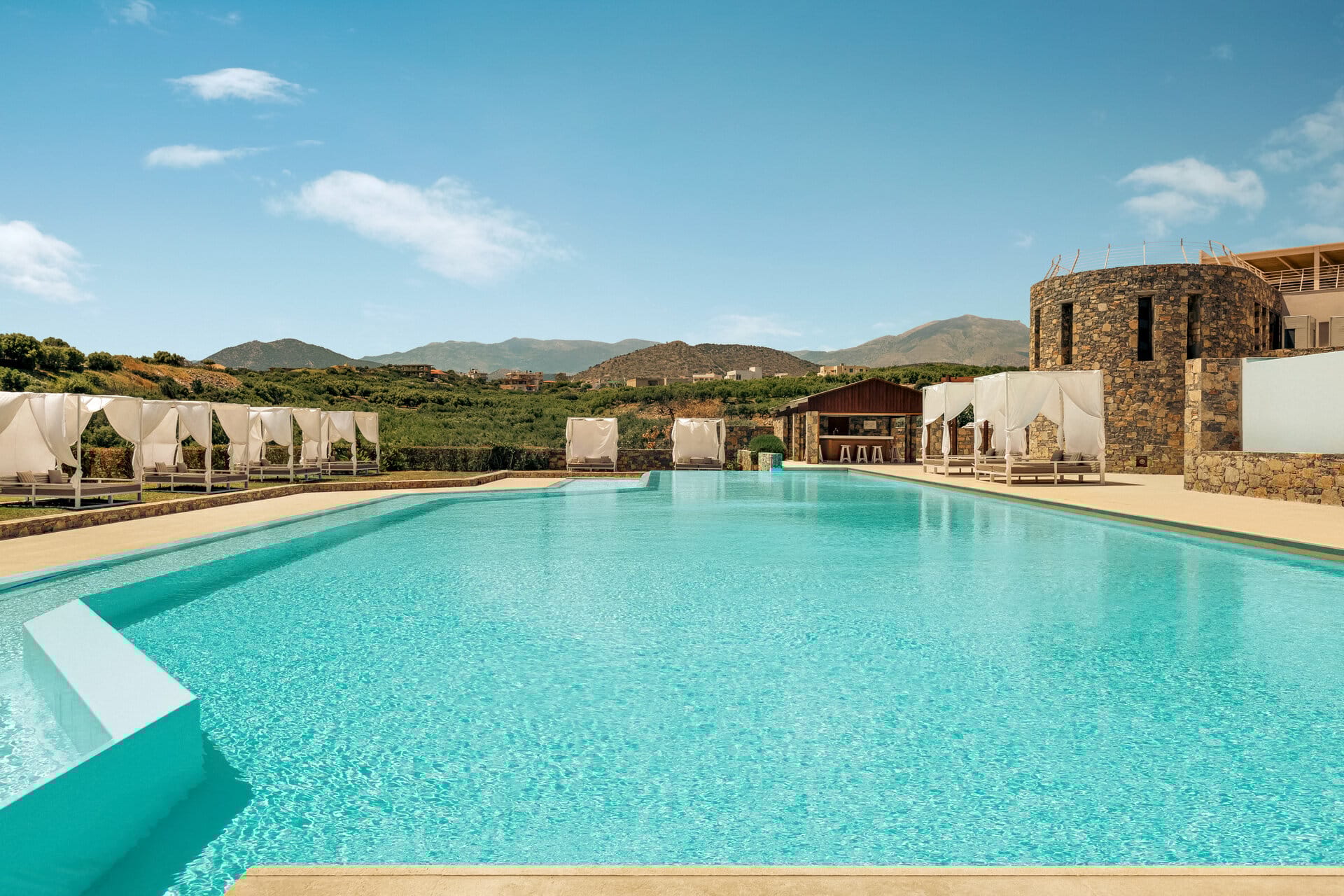 eleva_mirabello_bliss-pool-bar-9