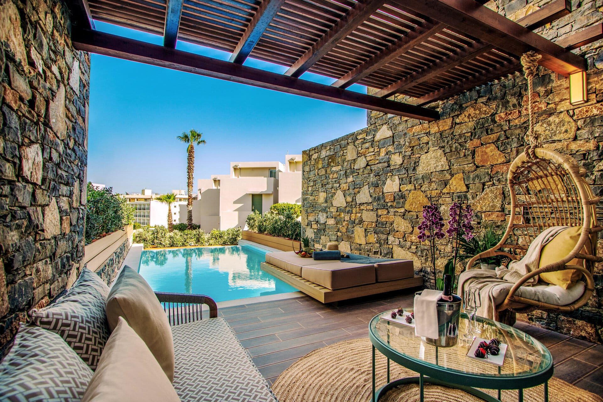 eleva_mirabello_bungalow-junior-suite-private-pool-2