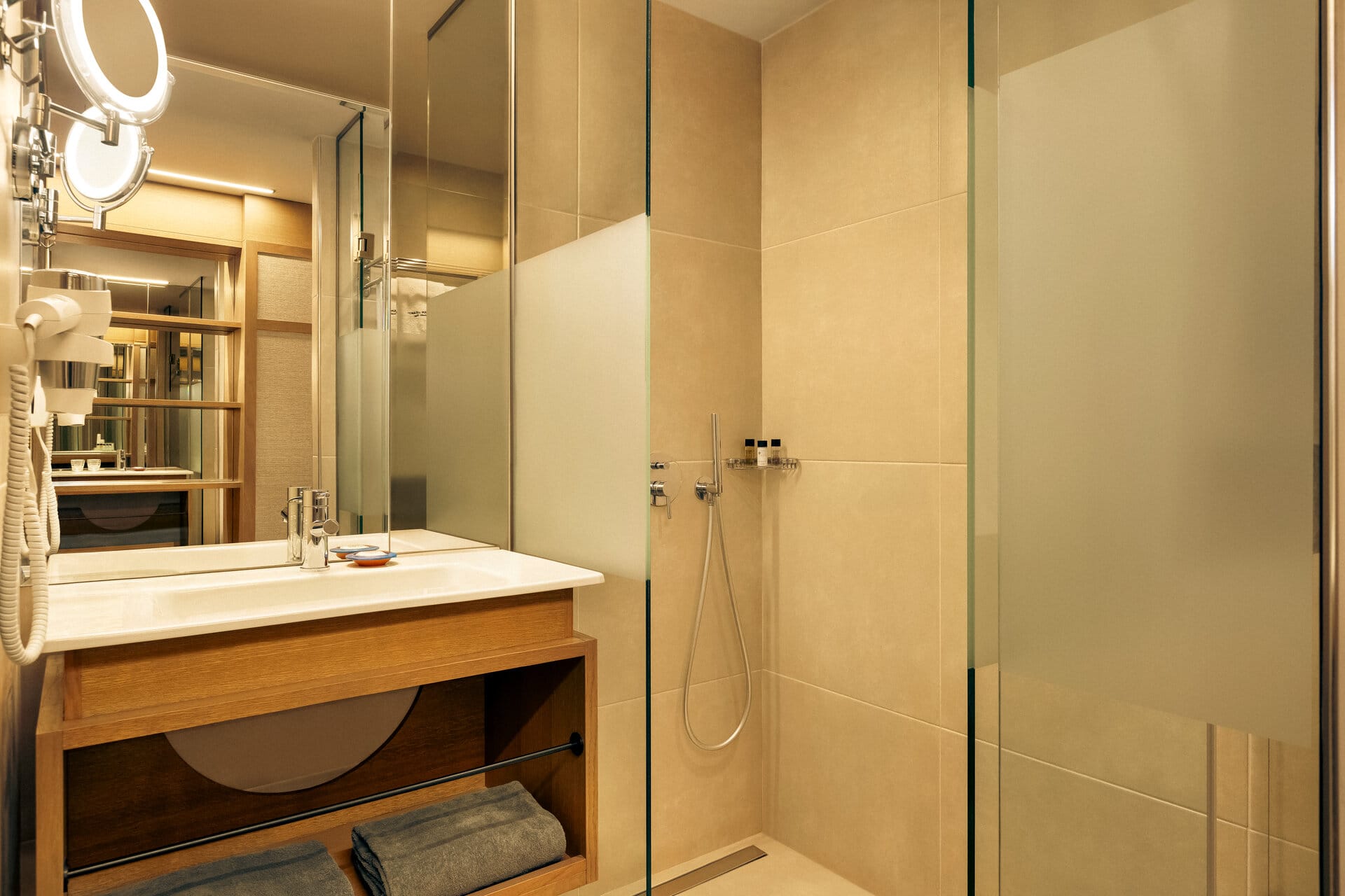 eleva_mirabello_deluxe-room-garden-view-6