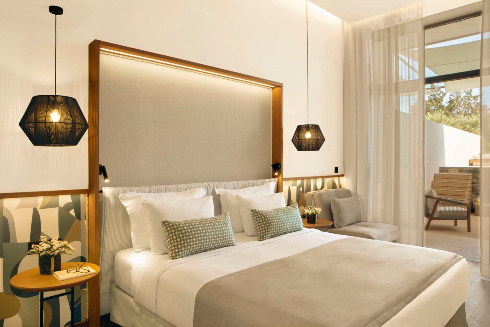 eleva_mirabello_deluxe-room-private-pool-2