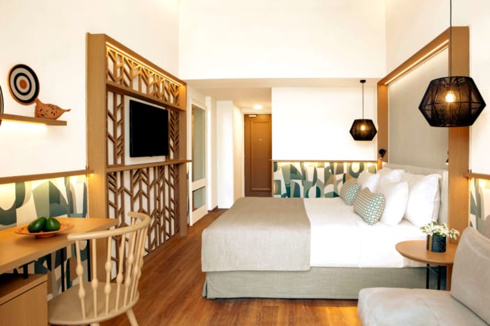 eleva_mirabello_deluxe-room-private-pool-3