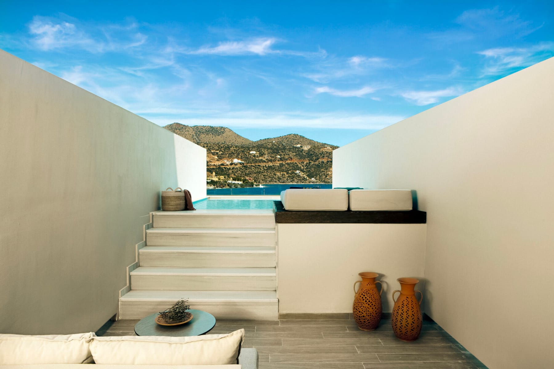eleva_mirabello_deluxe-room-sea-view-private-pool-7