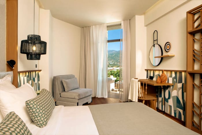 eleva_mirabello_deluxe-room-sea-view-private-pool-9