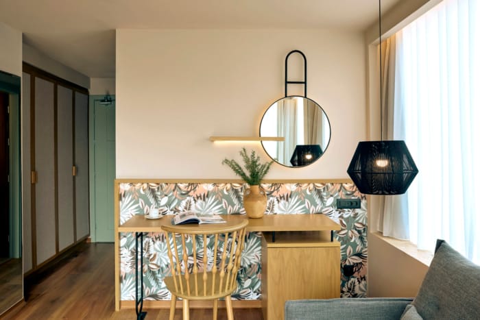 eleva_mirabello_family-1-bedroom-junior-suite-2