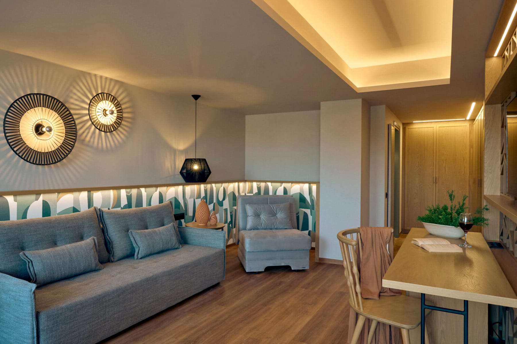 eleva_mirabello_family-1-bedroom-junior-suite-plunge-pool-8