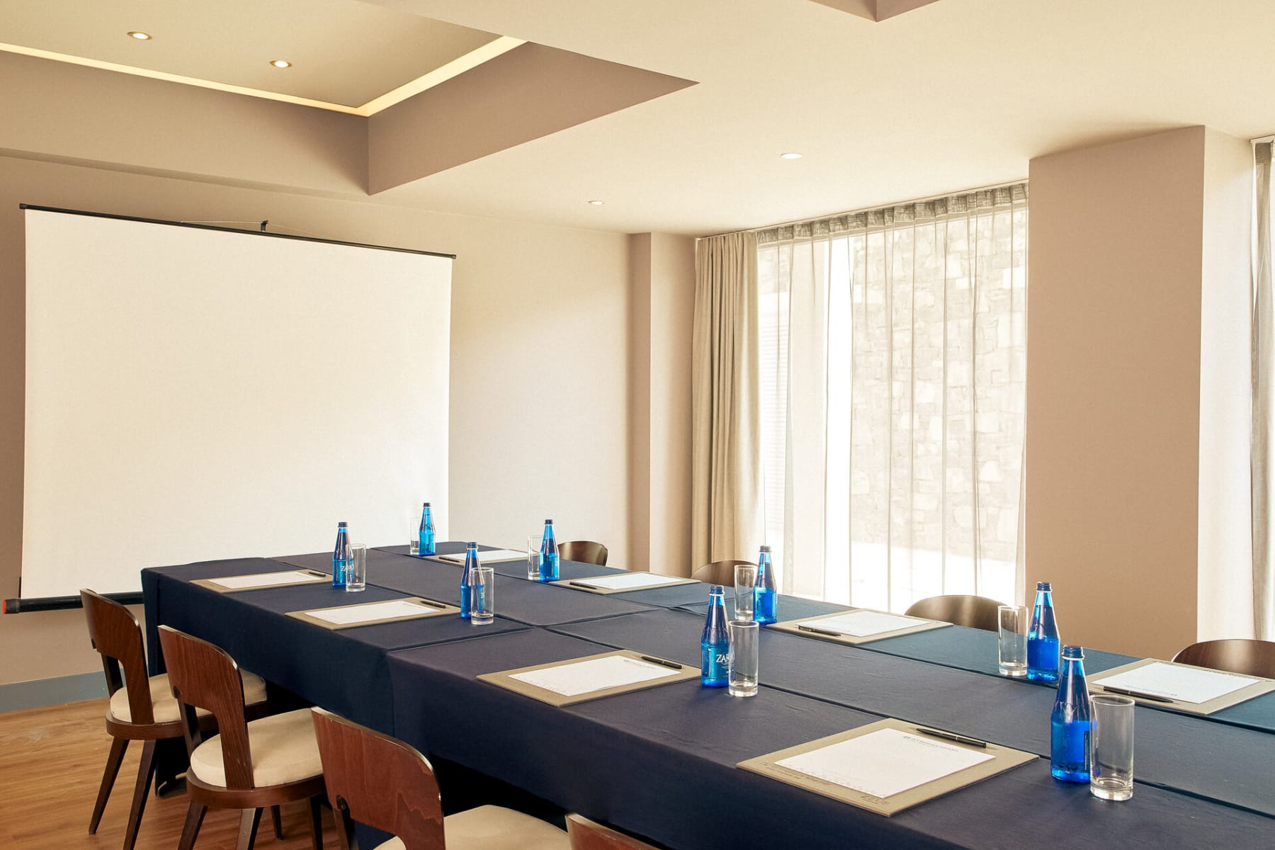 eleva_mirabello_hera-meeting-room-1