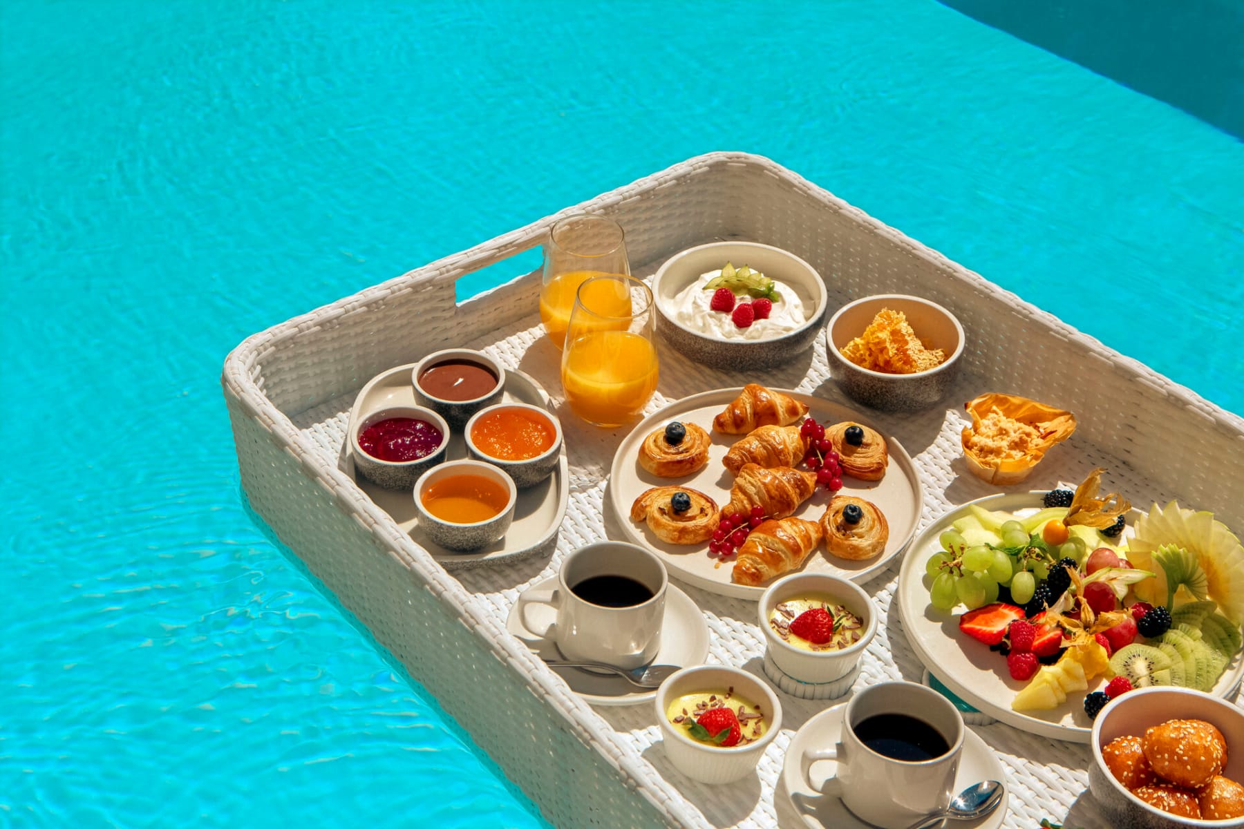 eleva_mirabello_honeymoon-suite-with-private-pool-whirpool-15
