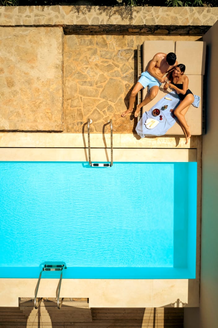 eleva_mirabello_honeymoon-suite-with-private-pool-whirpool-17