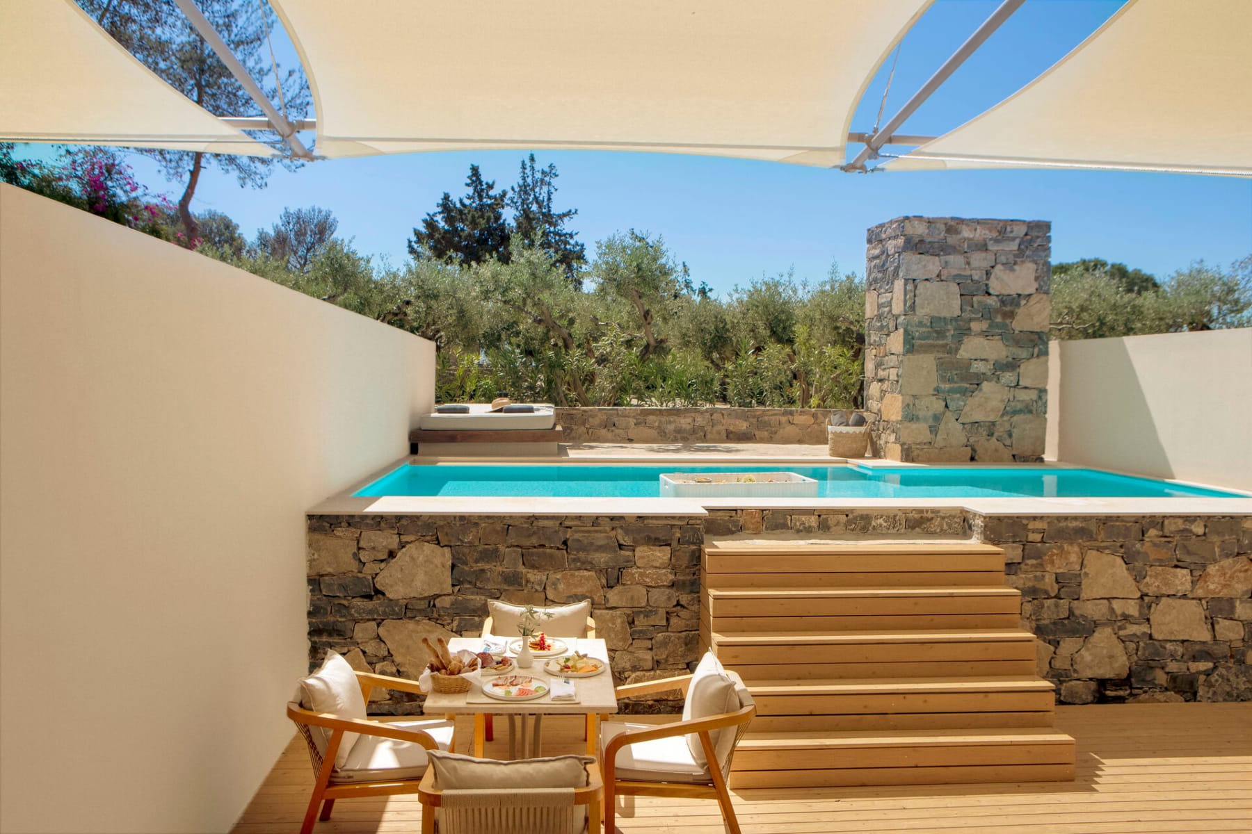 eleva_mirabello_honeymoon-suite-with-private-pool-whirpool-20