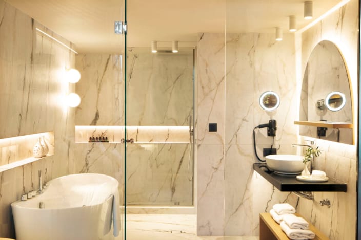eleva_mirabello_honeymoon-suite-with-private-pool-whirpool-24