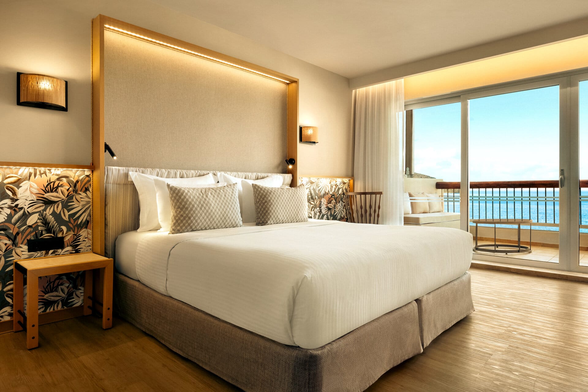 eleva_mirabello_main_bungalow-junior-suite-sea-view-7