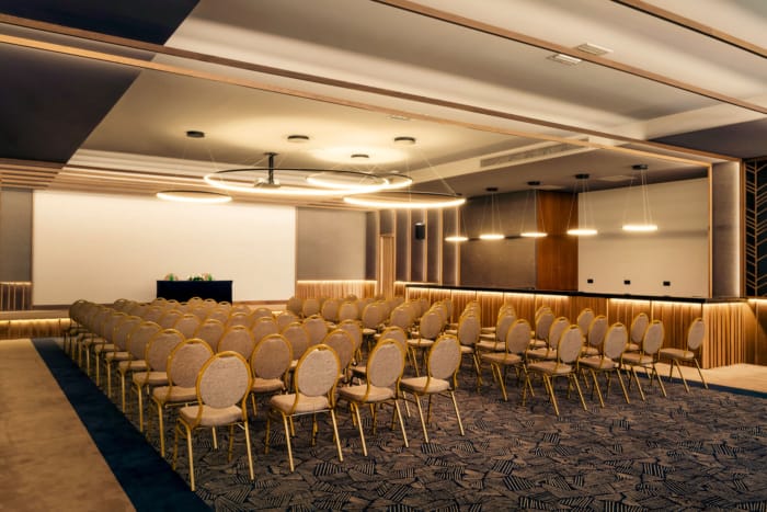 eleva_mirabello_zeus-meeting-room-3