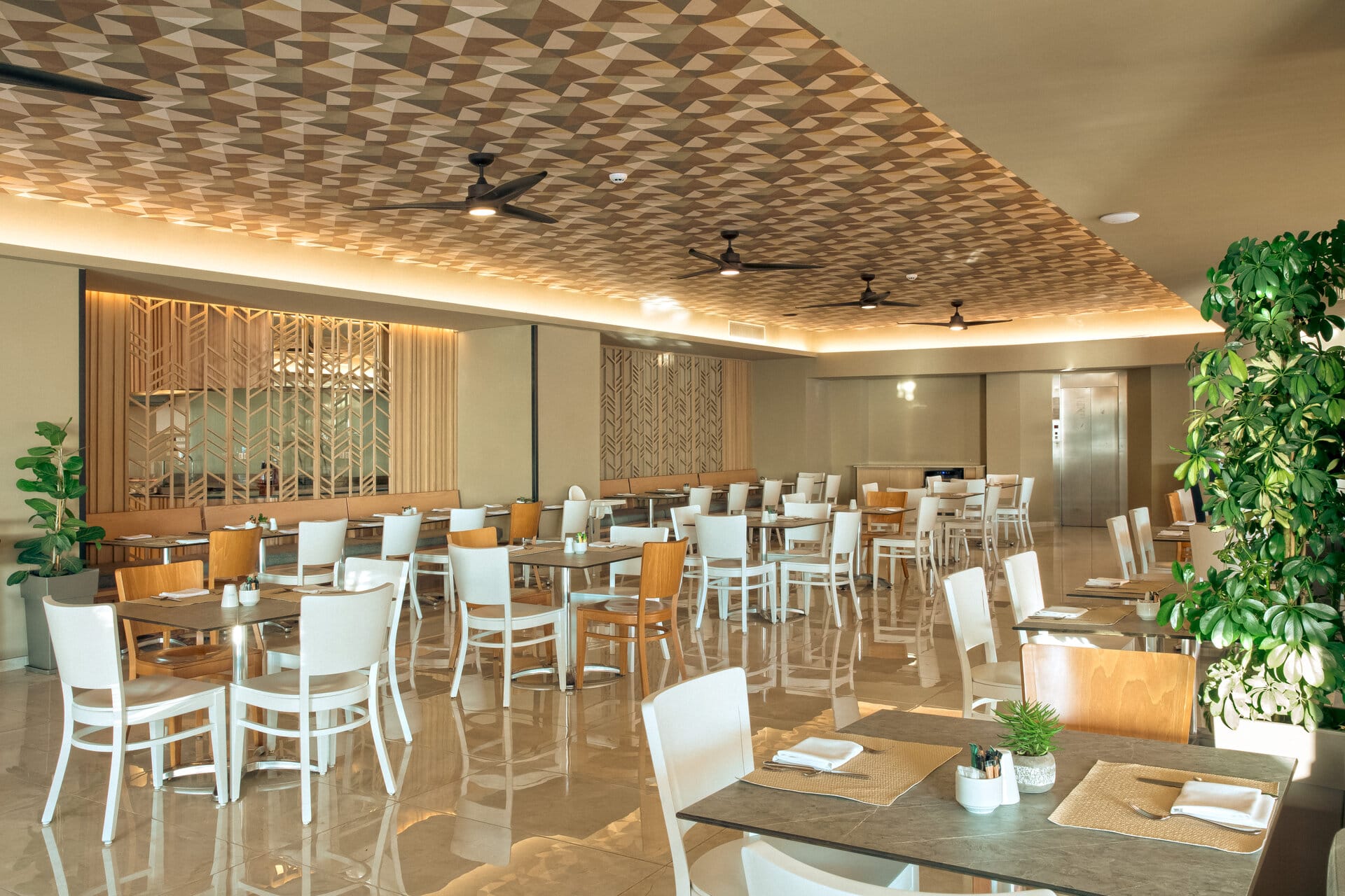 eleva_mirabello_amaltheia-main-restaurant-4