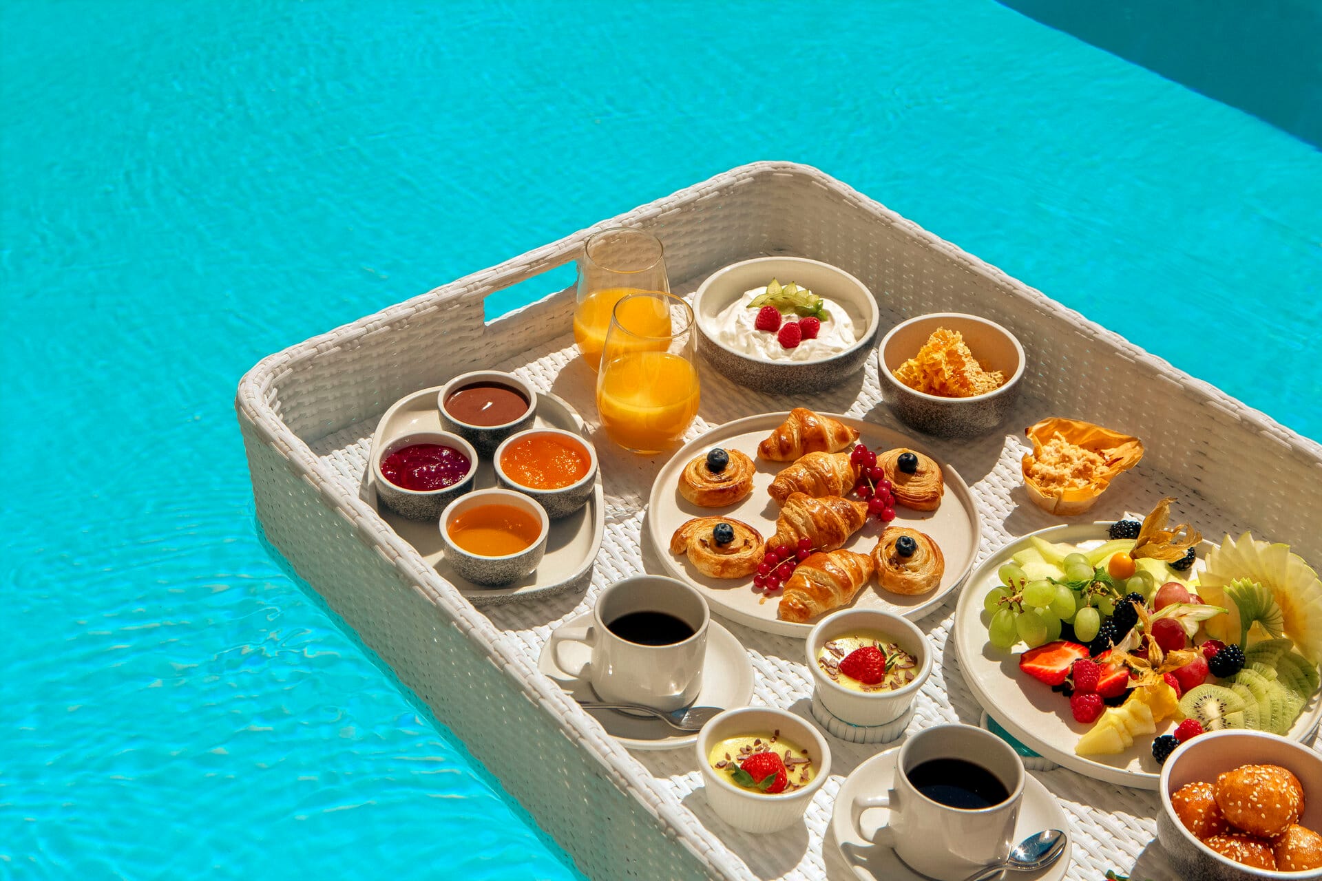 eleva_mirabello_honeymoon-suite-with-private-pool-whirpool-15